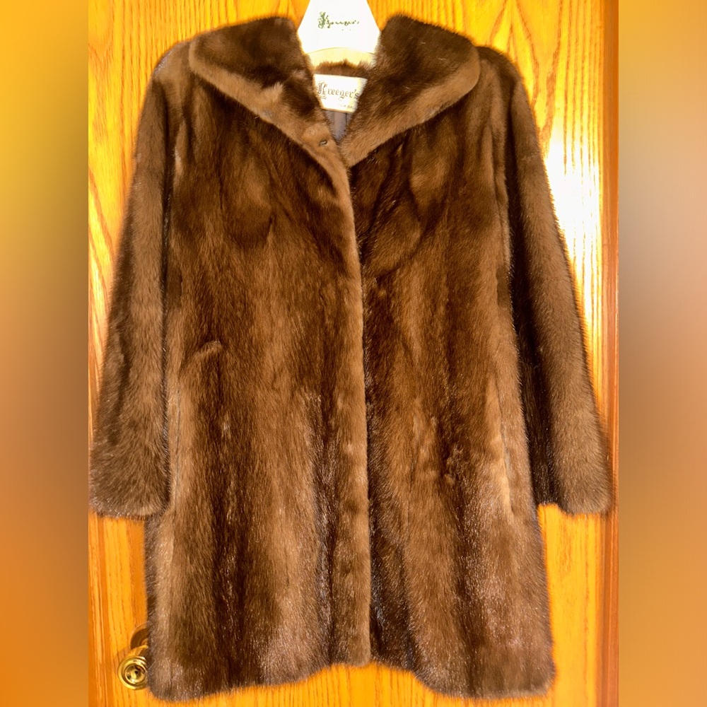 Kreeger’s New Orleans Mink Fur Coat size 8